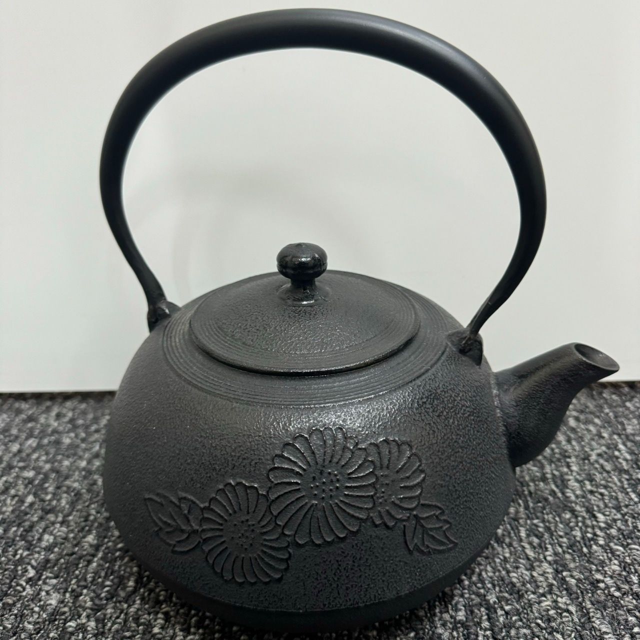 三徳堂 昭和６年造 金銀象嵌 銅銀摘蓋鉄瓶 共箱 唐銅蓋 茶壺湯沸WWST036 三徳堂 昭和6年造 金銀象嵌 銅銀摘蓋鉄瓶 共箱 唐銅蓋 茶壺湯沸