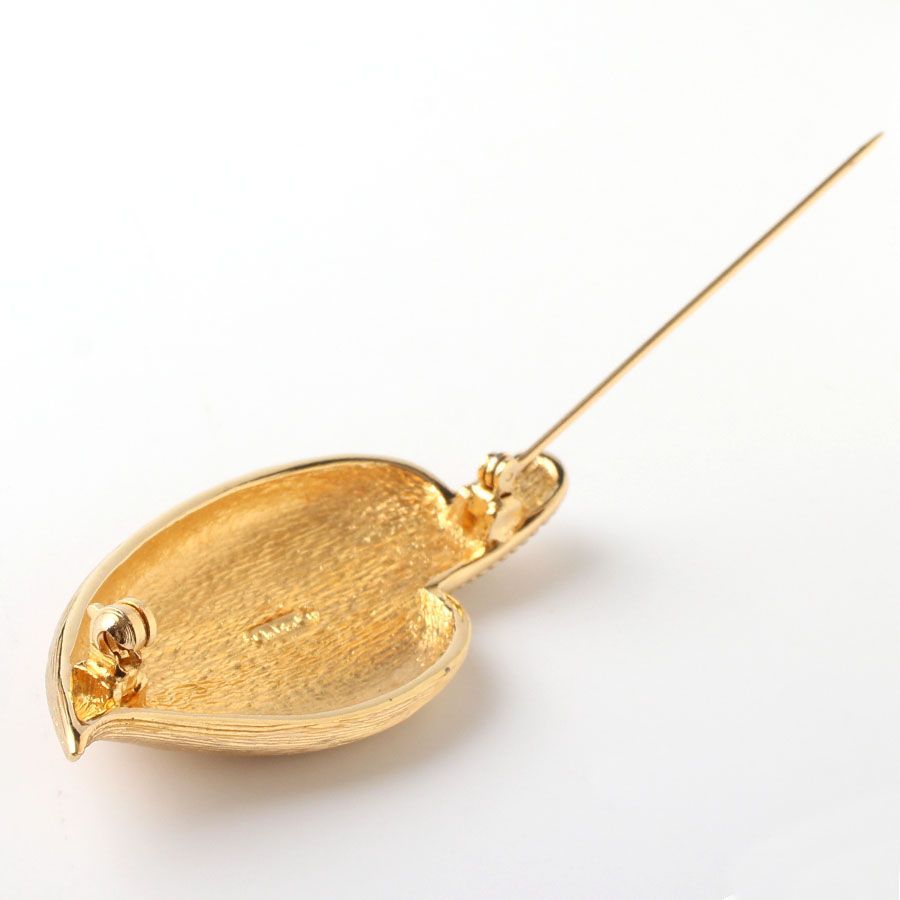 クリスチャンディオール　ブローチ　ラインストーン　ゴールド　美品　リボン　レア クリスチャンディオール ブローチ ラインストーン ゴールド 美品