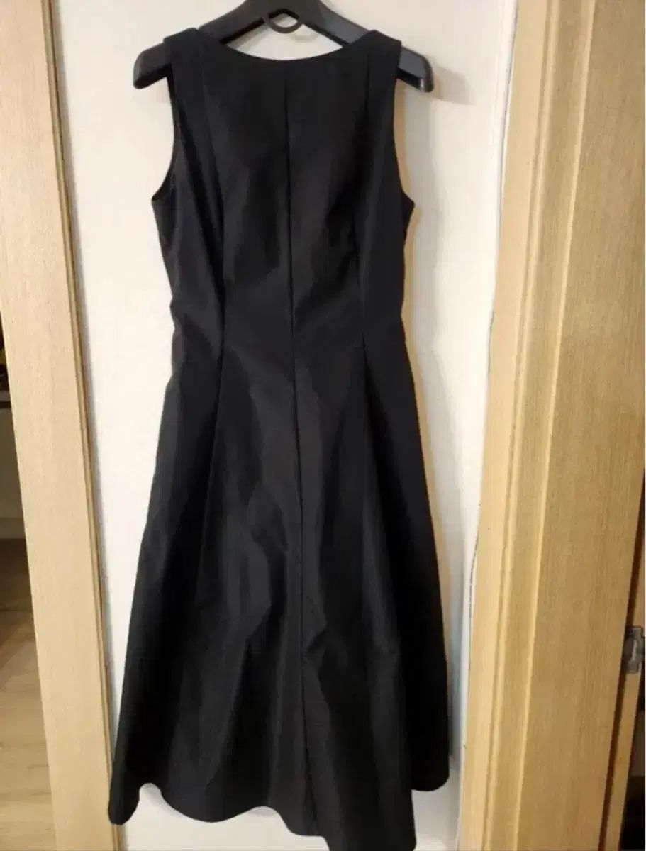 ムーン リー Back Open Flare Dress_Black オ ヨンジュ ワンピース