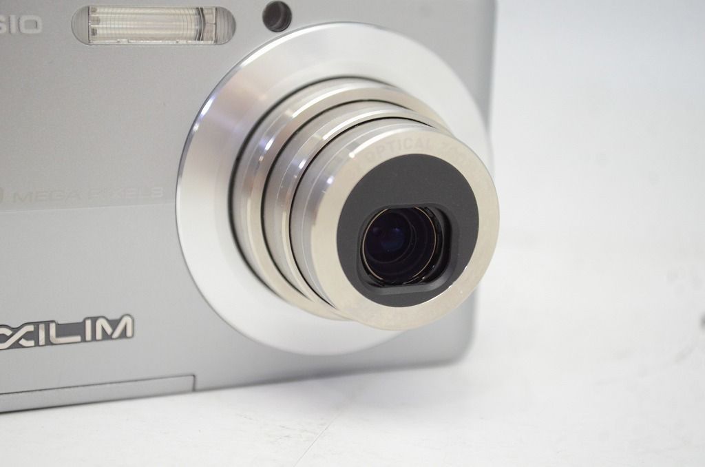 □ 美品 □ カシオ CASIO EXILIM EX-Z500 シルバー ≪SDカード付属