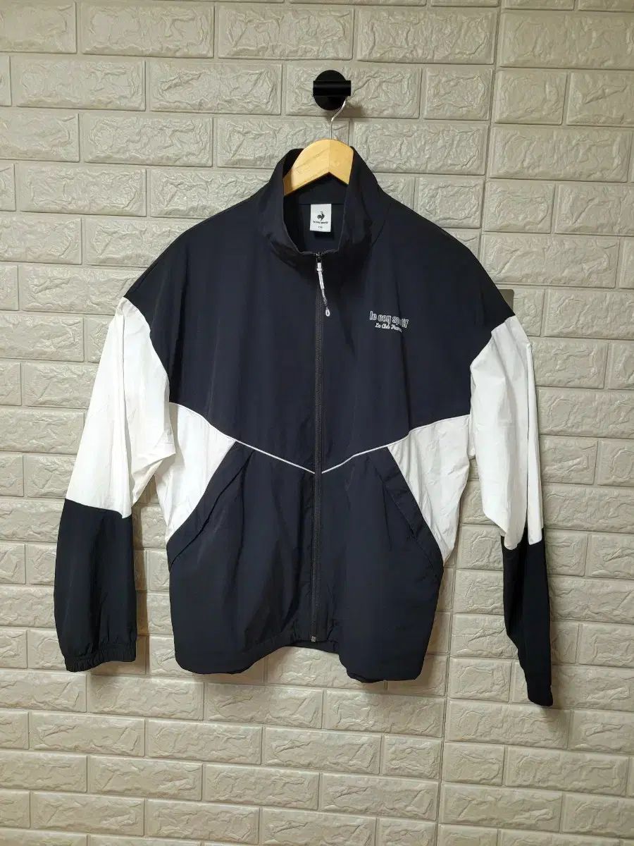 le coq sportif ルコックスポルティフ 軽量 シェブロン 冷感 ストレッチ ジャケット L
