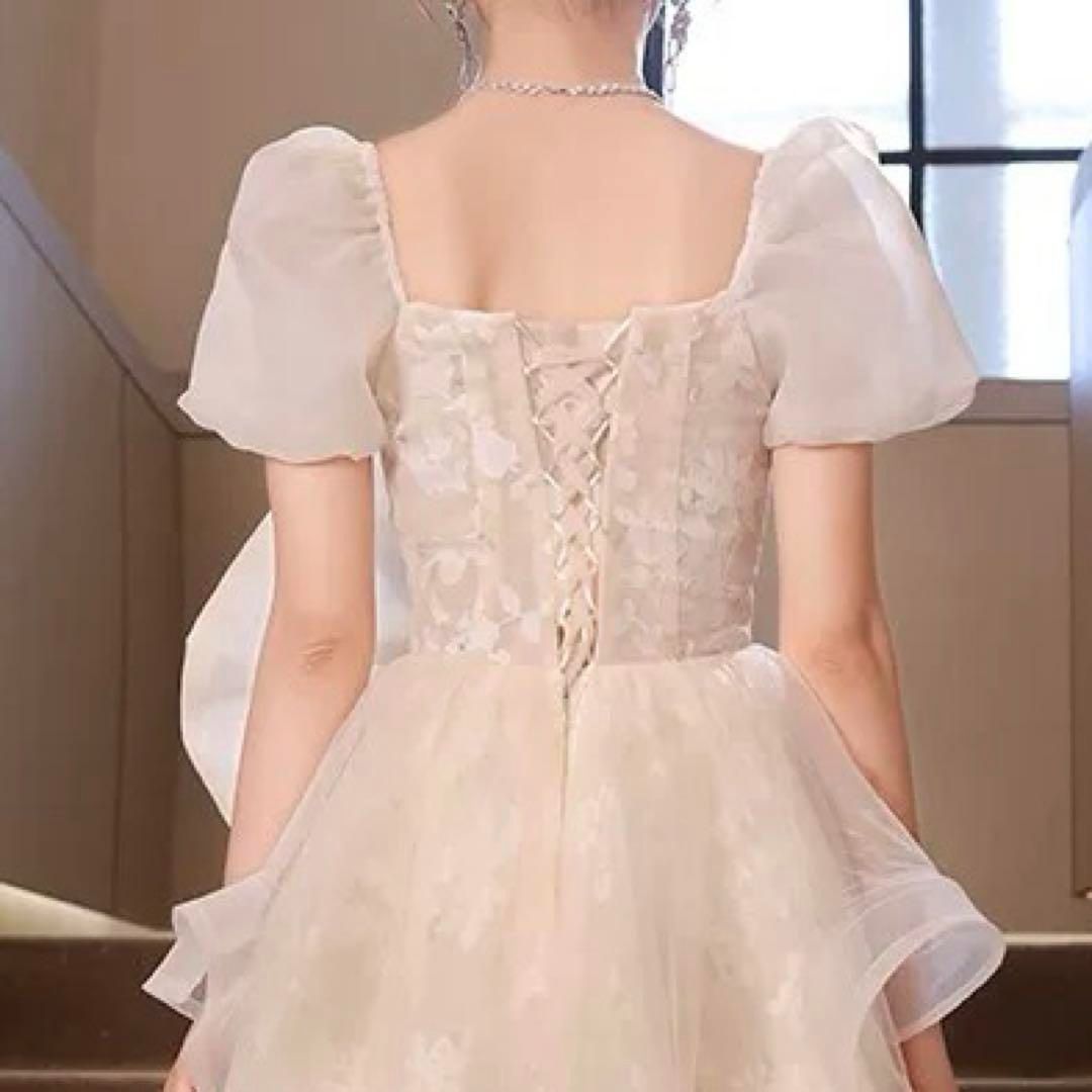 花柄の生地に フリルにリボンがゴージャスなイブニングドレス 花柄の生地に フリルにリボンがゴージャスなイブニングドレス