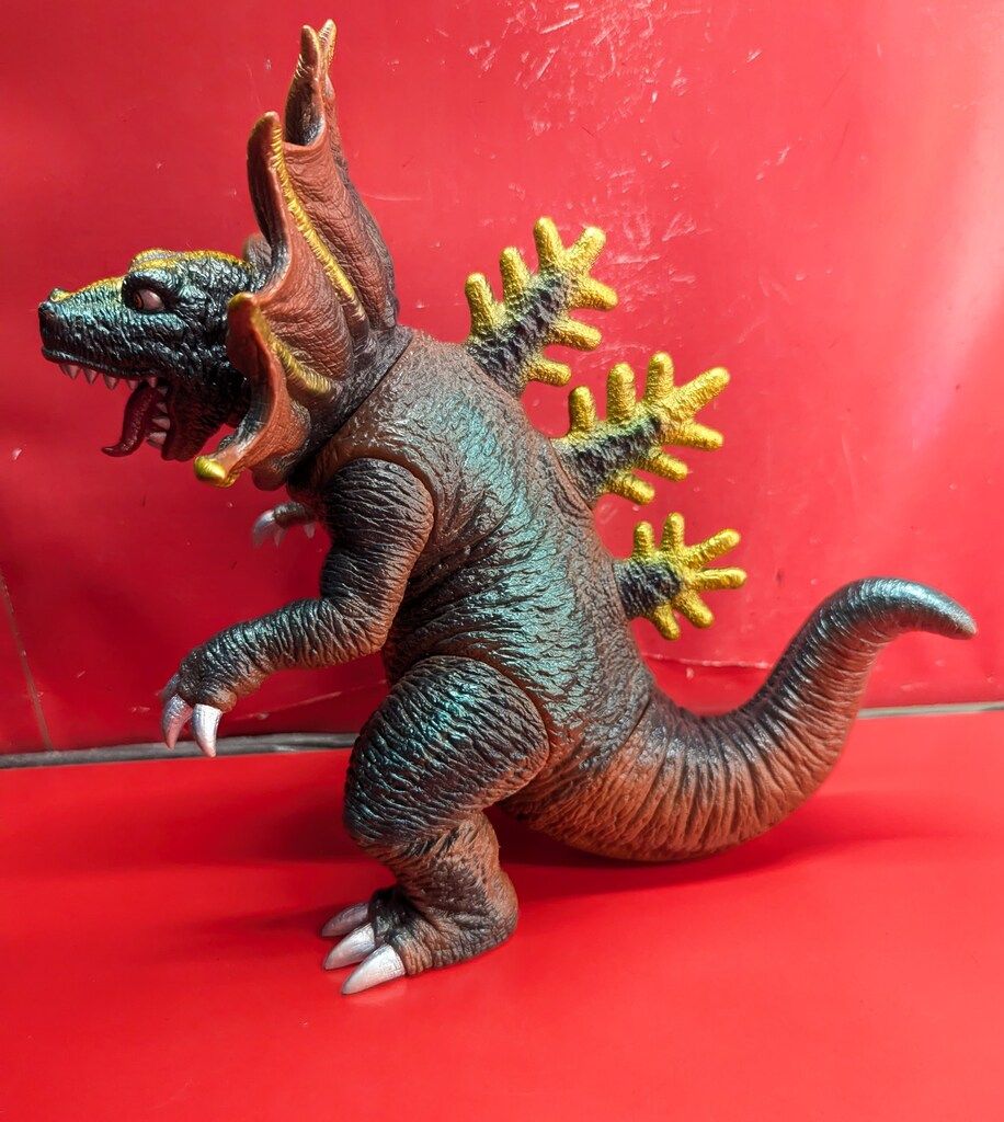 アートストーム フューチャーモデルズ 楳図かずお版ウルトラマン ジラース 茶成型