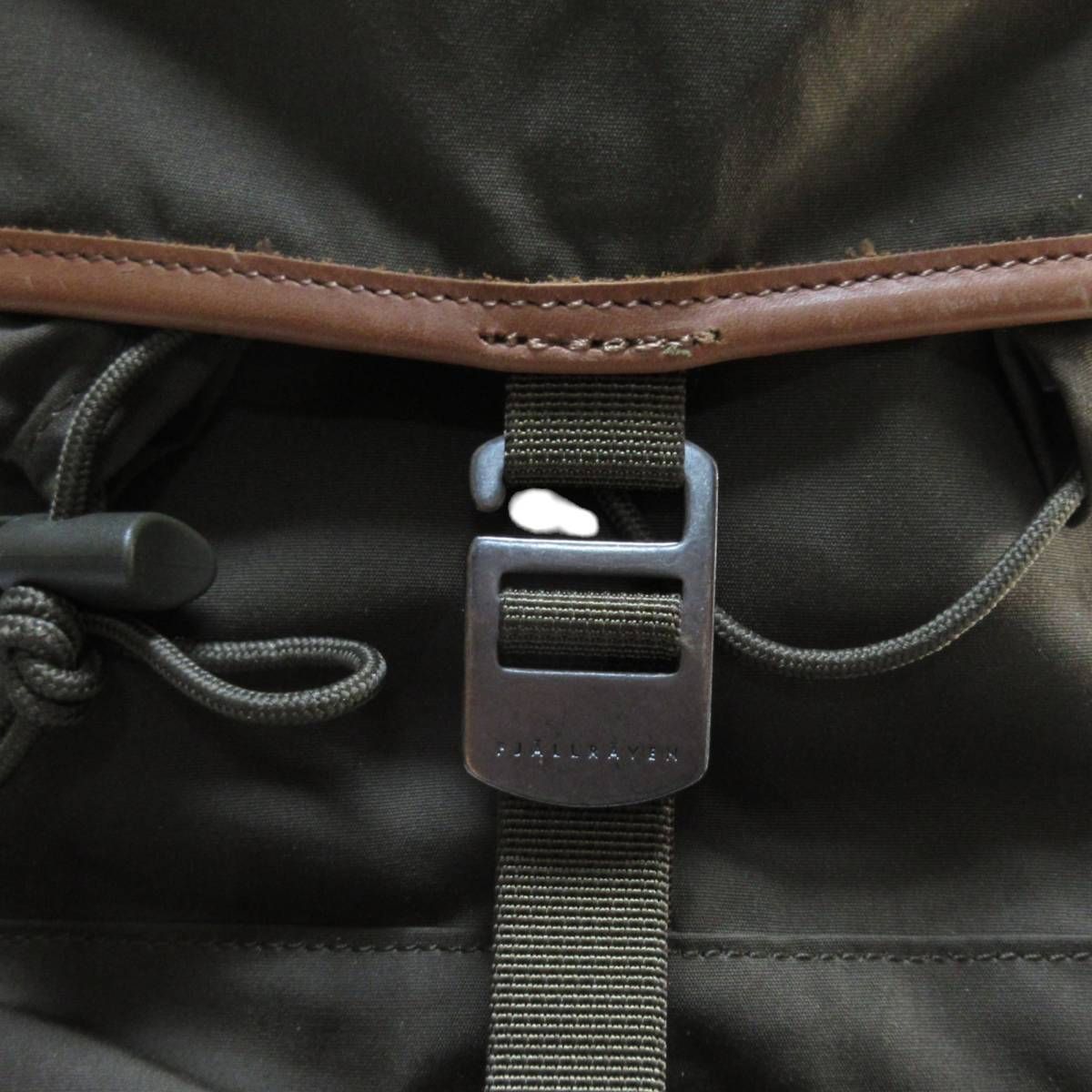 新品 FJALL RAVEN フェールラーベン フレーム入り 防水 高耐久 Singi 