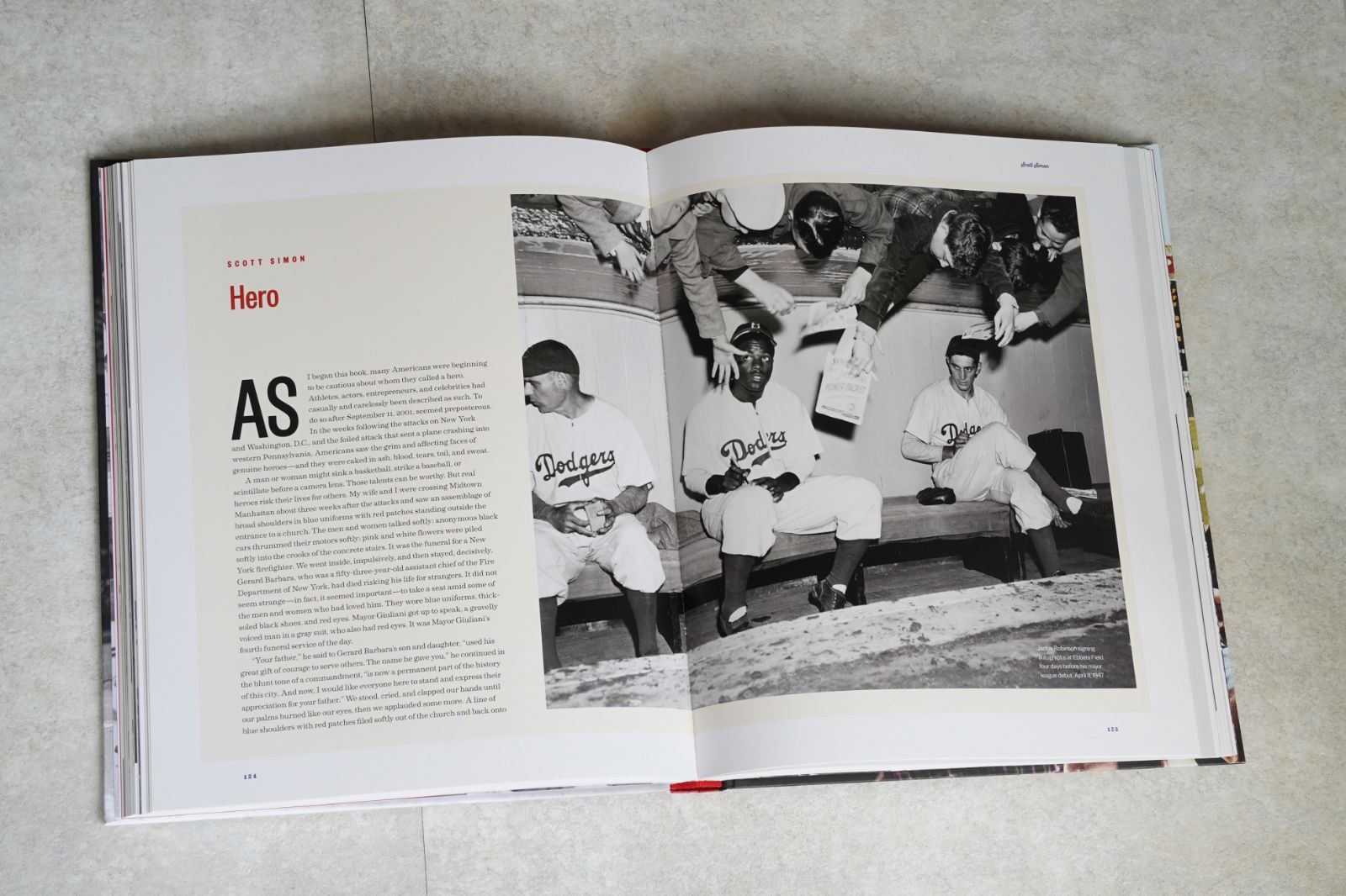 洋書 大型写真集『Chasing Dreams: Baseball u0026 Becoming American』Josh Perelman編集 MLB イチロー／ジャッキー・ロビンソン収録 ハードカバー Baseball Dreams: Becoming コダクロームで撮った1950 Art Jewish