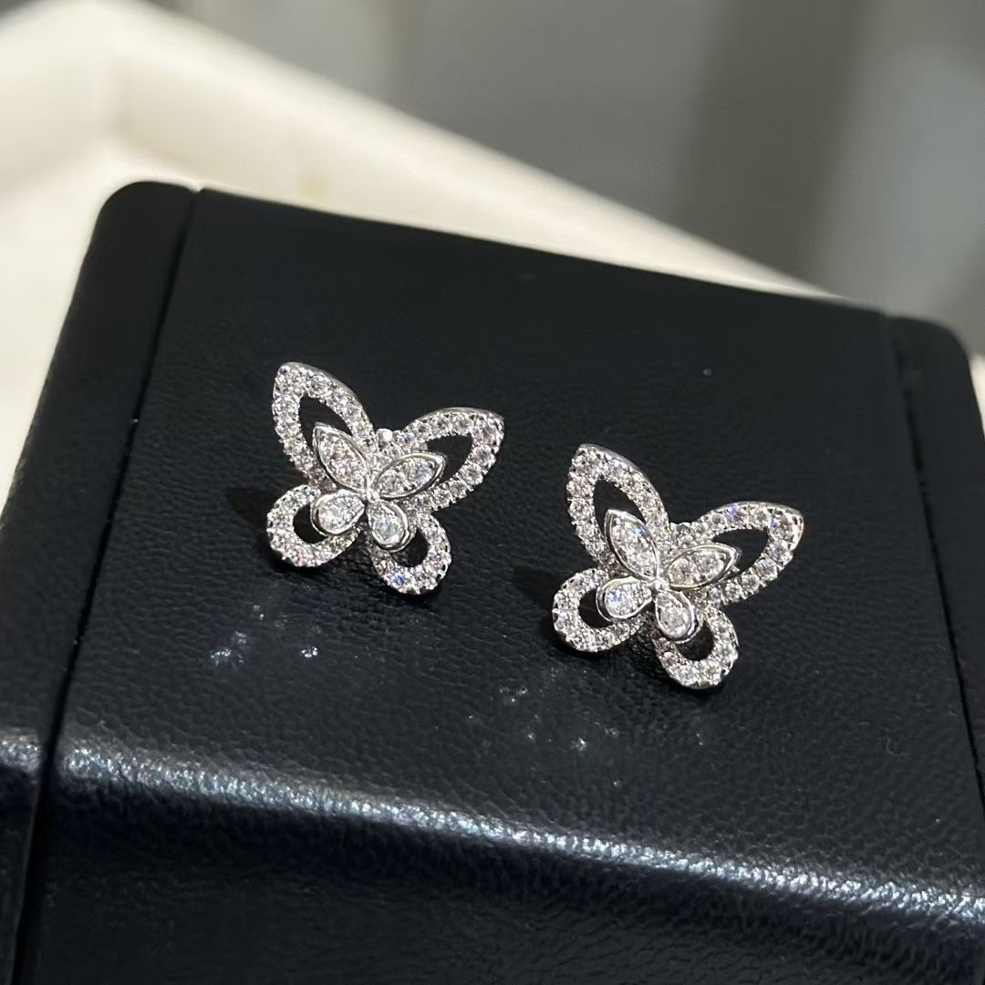 新品未使用】☆GRAFF☆グラフ ダイヤモンド蝶のピアス - メルカリ 