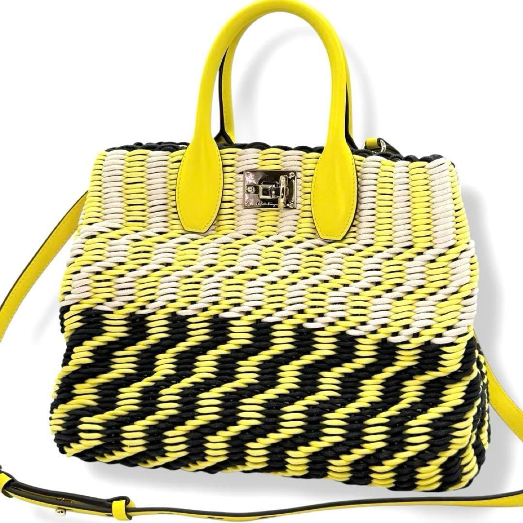 未使用　フェラガモ　スタジオボックス　2way かごバッグ　トートバッグ3803 未使用 フェラガモ スタジオボックス 2way かごバッグ トートバッグ