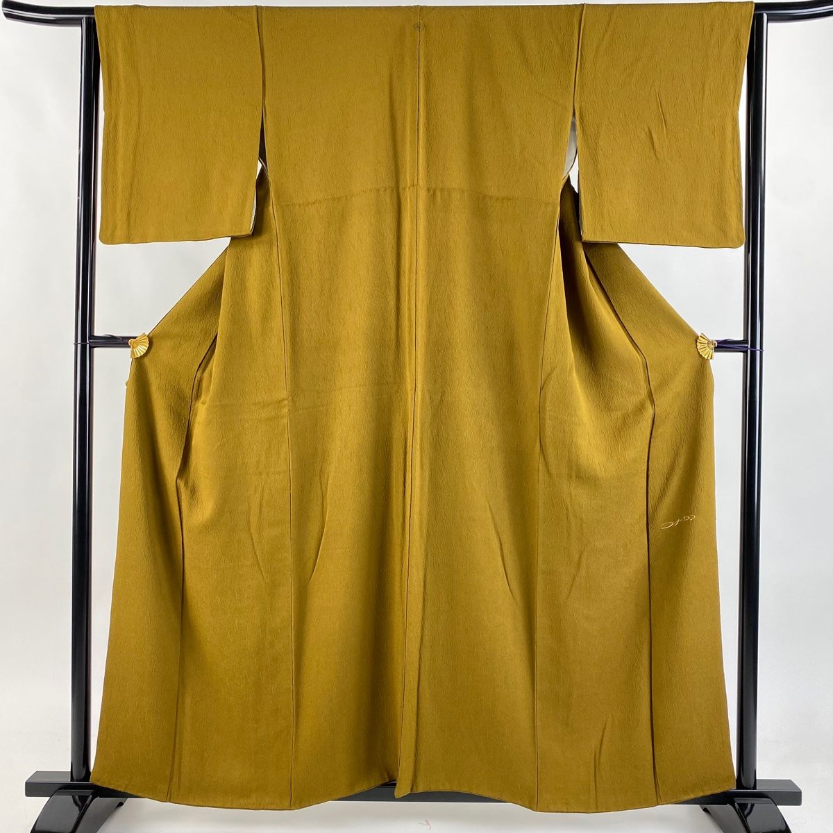 色無地 身丈159cm 裄丈64cm M 袷 コシノヒロコ 落款 地紋 山吹茶色 正絹 一つ紋