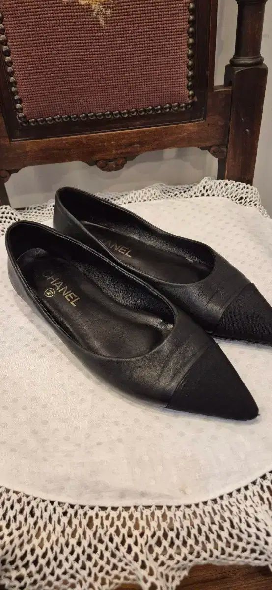 CHANEL シャネル 38C 黒 フラットシューズ