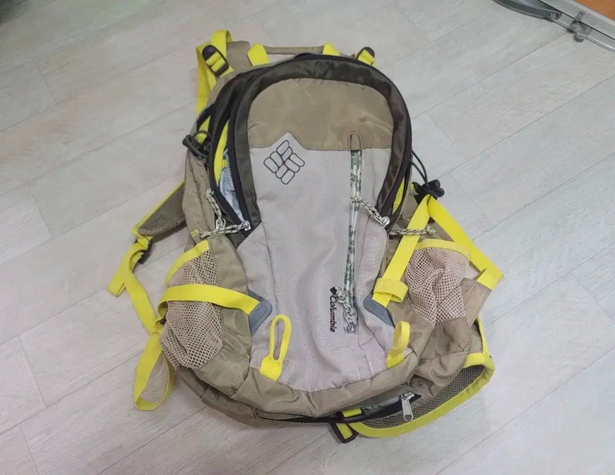 コロンビア Columbia 登山リュック 25L