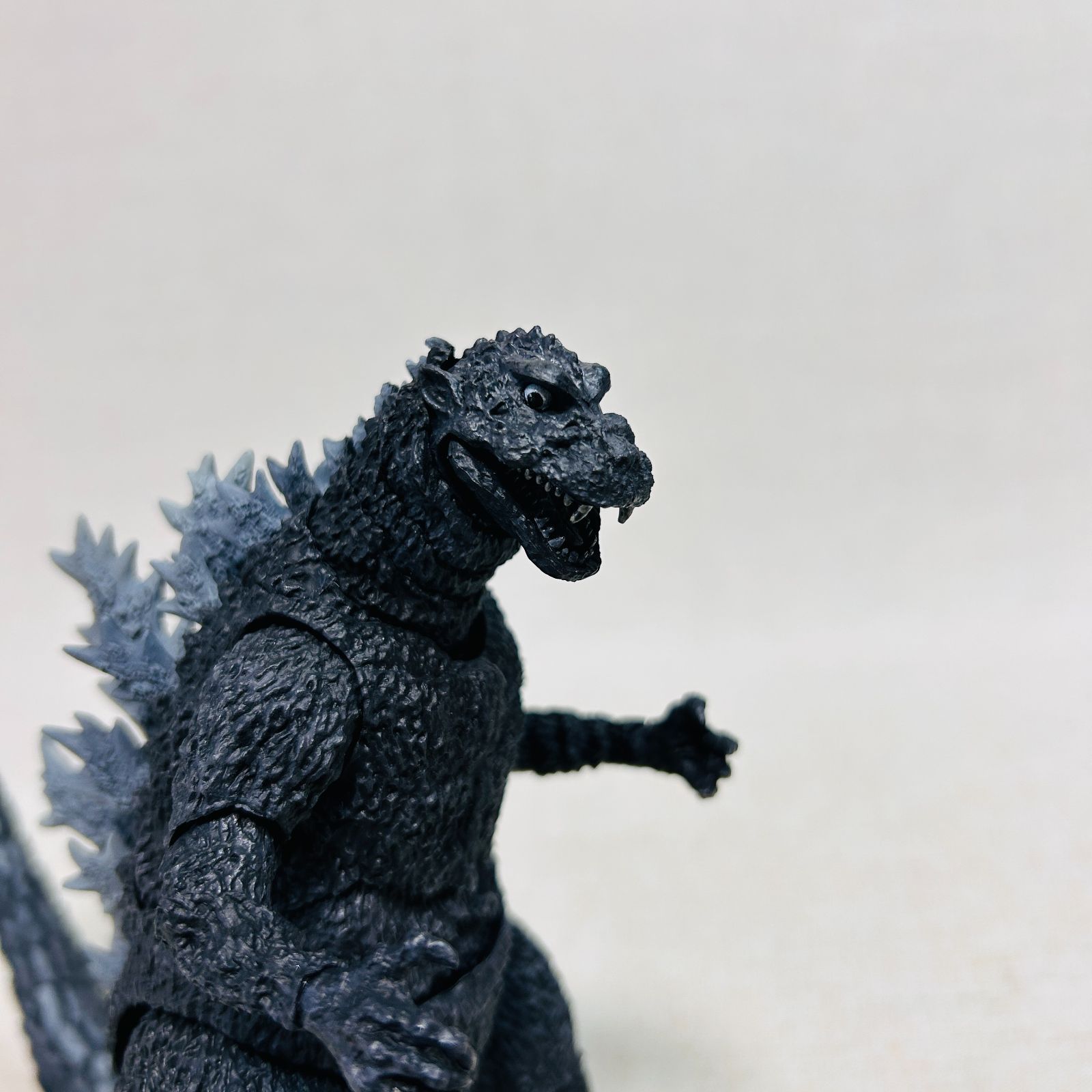 S.H.モンスターアーツ ゴジラ (1954) 約150mm PVC&ABS製 塗装済み可動
