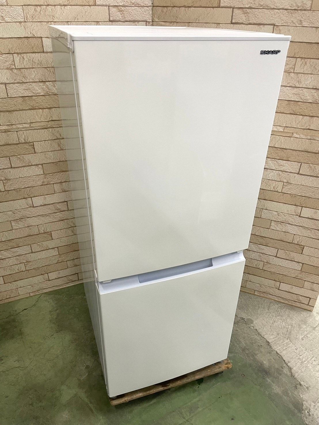 三ツ星貿易　　冷凍庫　エクセレンス　2021年製　MA-6120FF ファン式 Amazon | 三ツ星貿易 家庭用冷凍庫 ファン式自動霜取り MA
