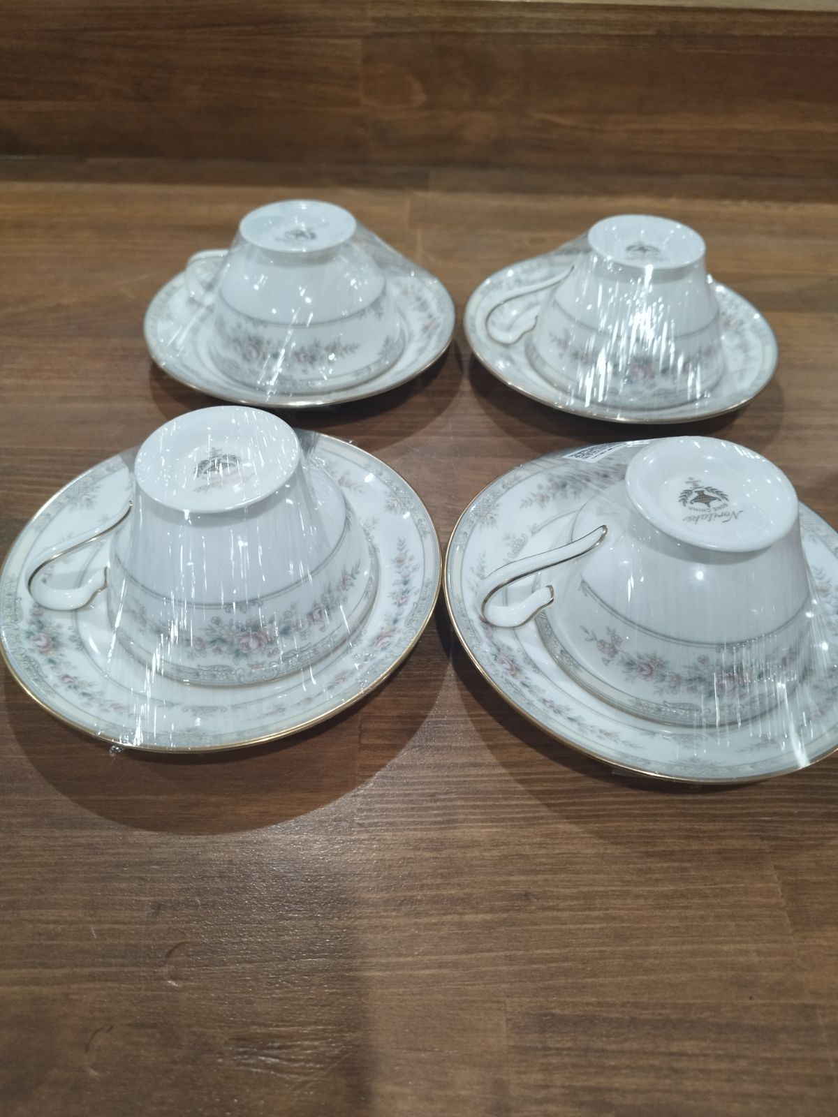 里帰り ノリタケ　ピンク花柄　金彩 トリオ カップ＆ソーサー＆プレート　 A オールドノリタケ ゴールドフラワーバスケット アンティーク