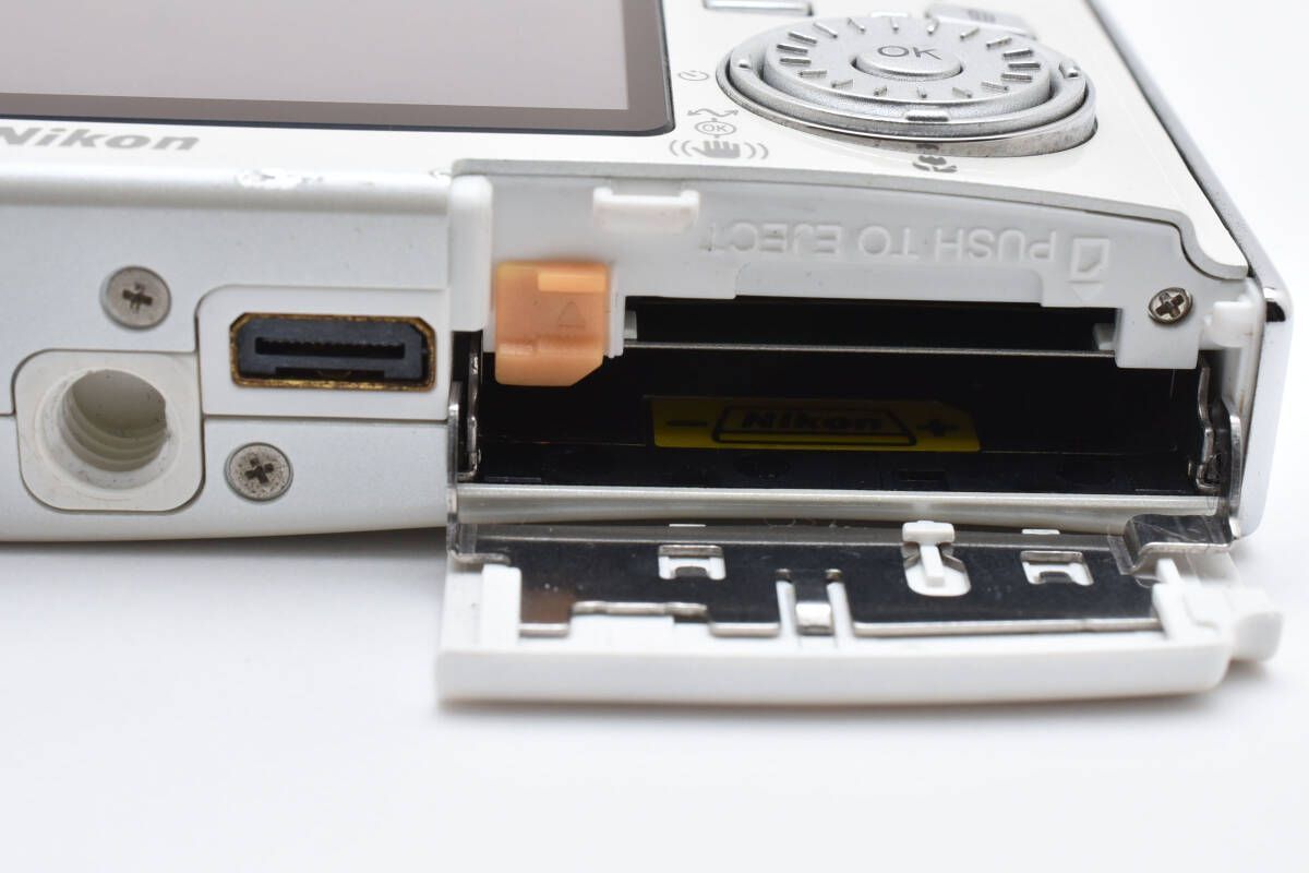 ジャンク Nikon クールピクスS8200 ホワイト COOLPIX S8200 ナチュラル