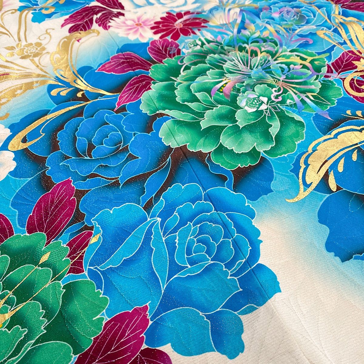 刺繍 金駒刺繍 金彩 牡丹 蝶 振袖 成人式 晴れの日 着物 032a p 刺繍