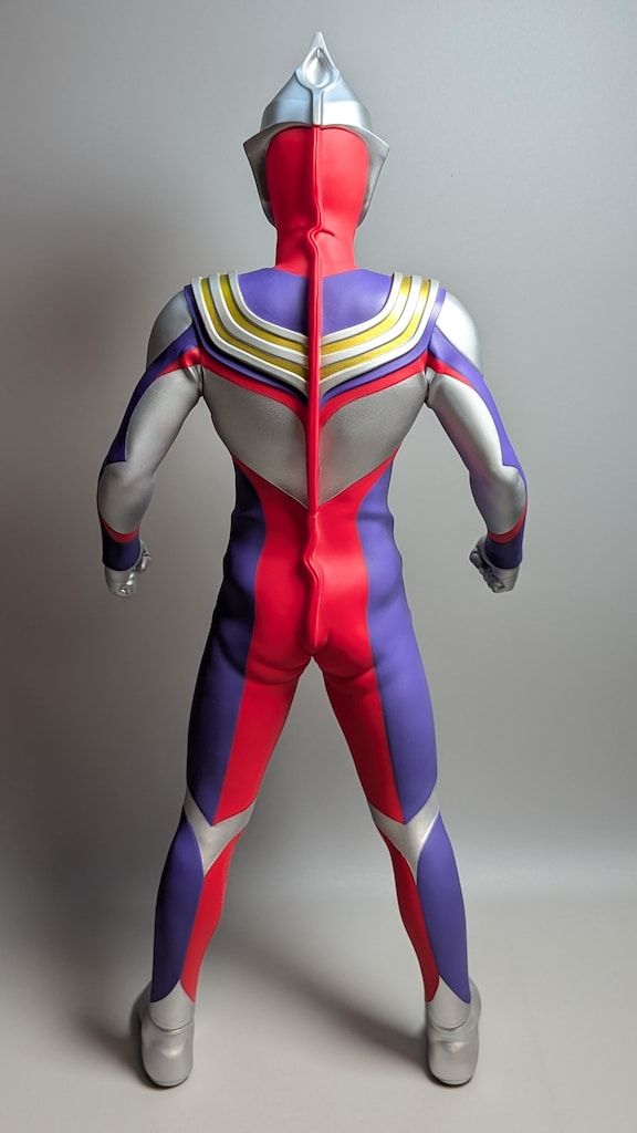 JUNGLE 光の巨人シリーズ01 1/100スケール ウルトラマンティガ