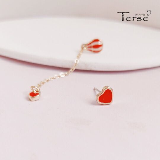 Terse☆気球とハートのアシンメトリーピアス 1ペア チェーンでつながれ