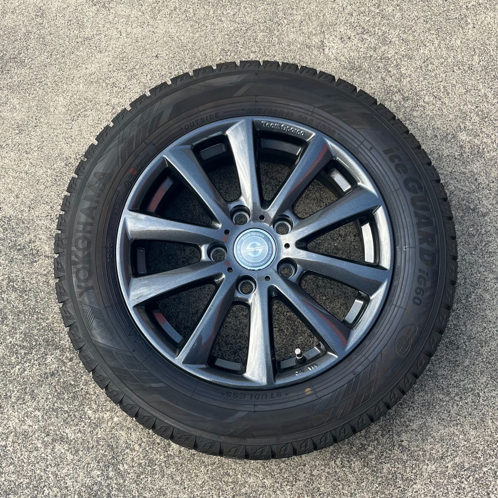 バリ溝美品‼️205/60/R16ＤＬスタットレスタイヤホイール4本セット 205/60R16 16インチスタッドレスタイヤホイール4本セットバリ溝品
