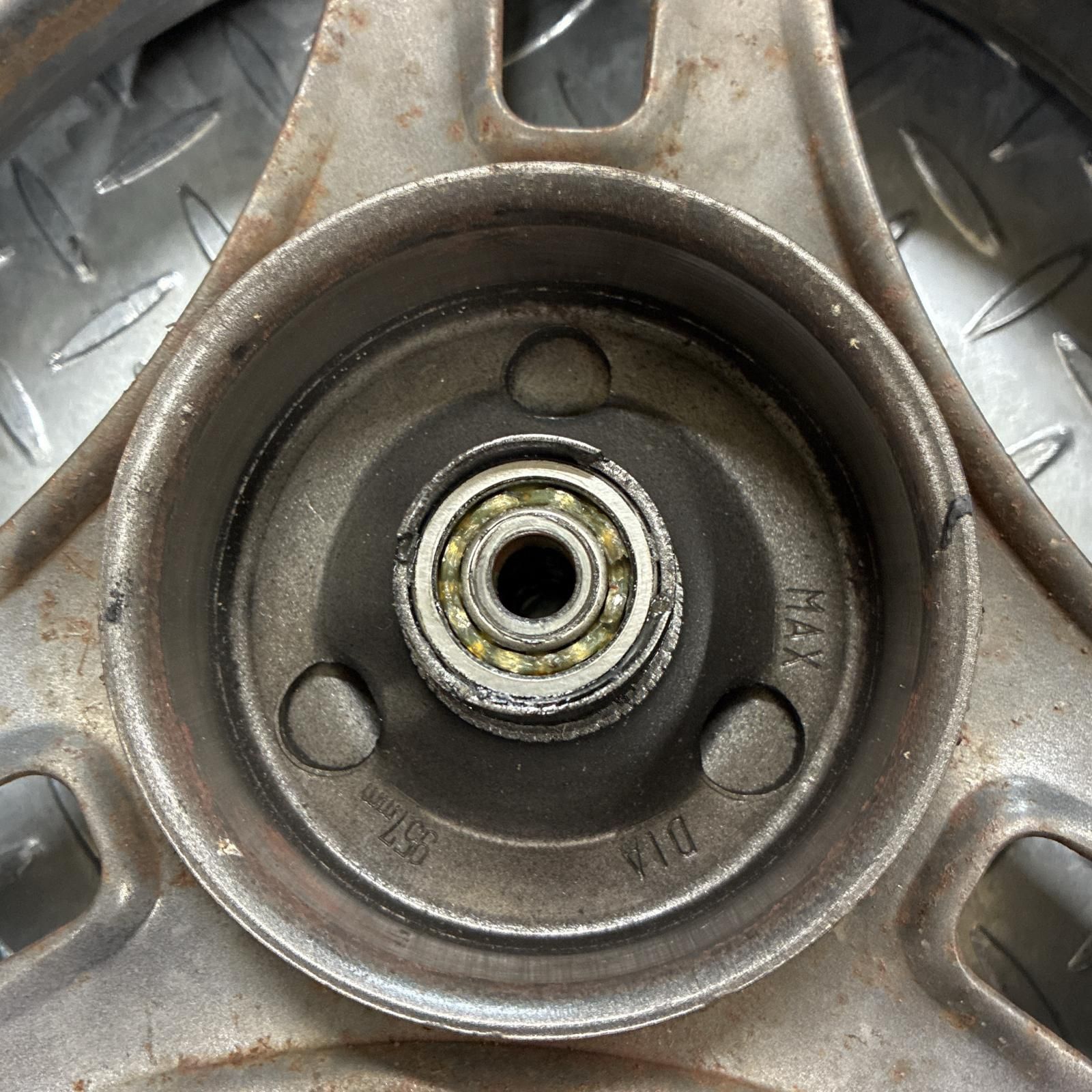 SUZUKI セピア50 CA1EA フロントホイール スズキ [Y-250610-34] SUZUKI セピア50 CA1EA フロントホイール スズキ - メルカリ