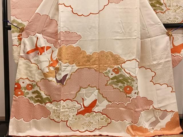 雲重ね飛鶴文 金彩