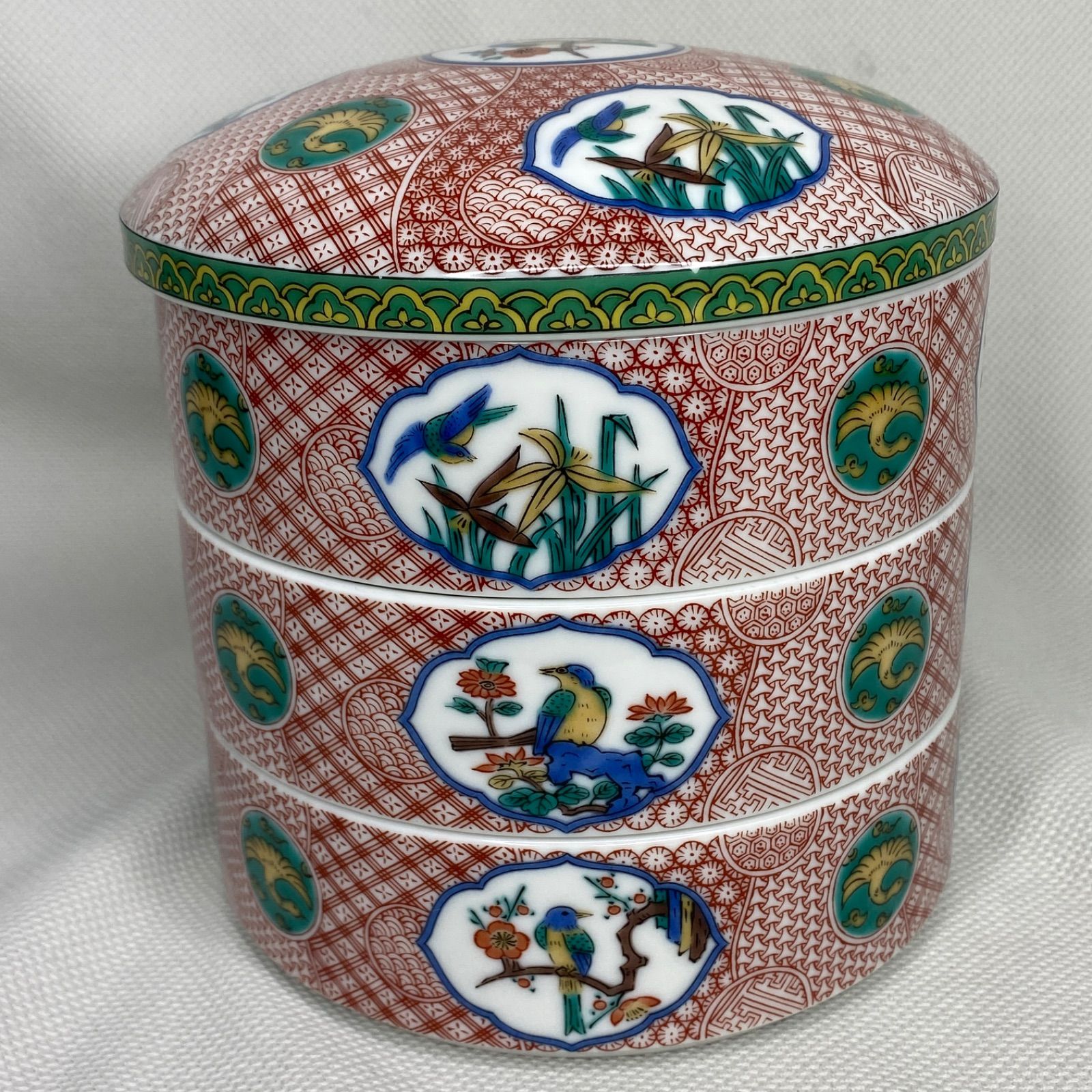 九谷焼　青郊窯　赤絵花鳥　三段重　蓋付き重ね鉢　赤小紋　古伊万里　色絵　捻祥瑞 九谷焼 青郊窯 赤絵花鳥 三段重 蓋付き重ね鉢 赤小紋 古伊万里 色絵 捻