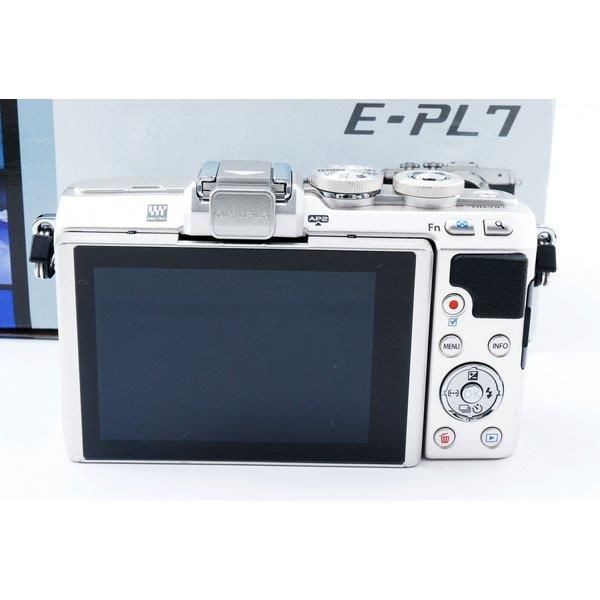 オリンパス OLYMPUS E-PL9 レンズセットホワイト 美品 SDカード付 オリンパス OLYMPUS E-PL9 レンズセット ホワイト 美品 Wi-Fiで