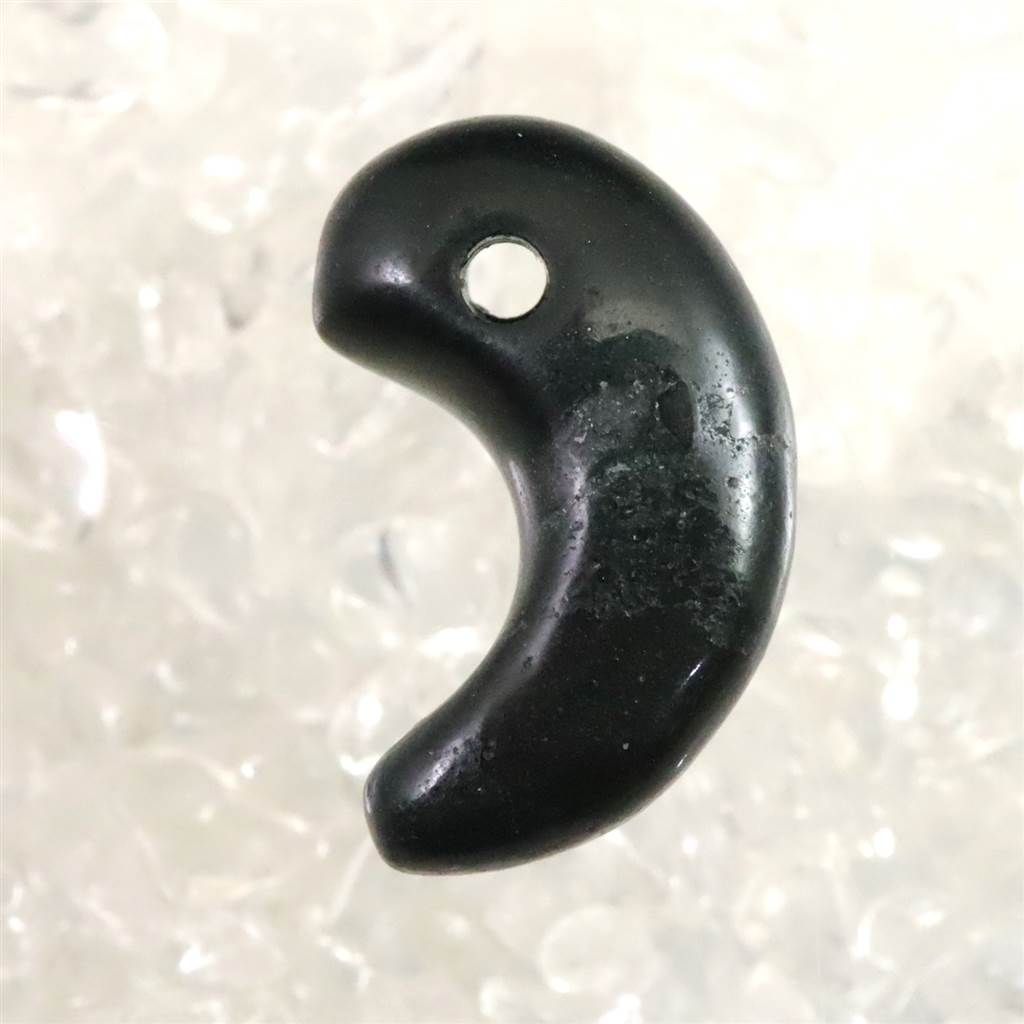 出雲碧玉 ショップ 出雲石 21mm勾玉 2.52g ディレクトリーカード付