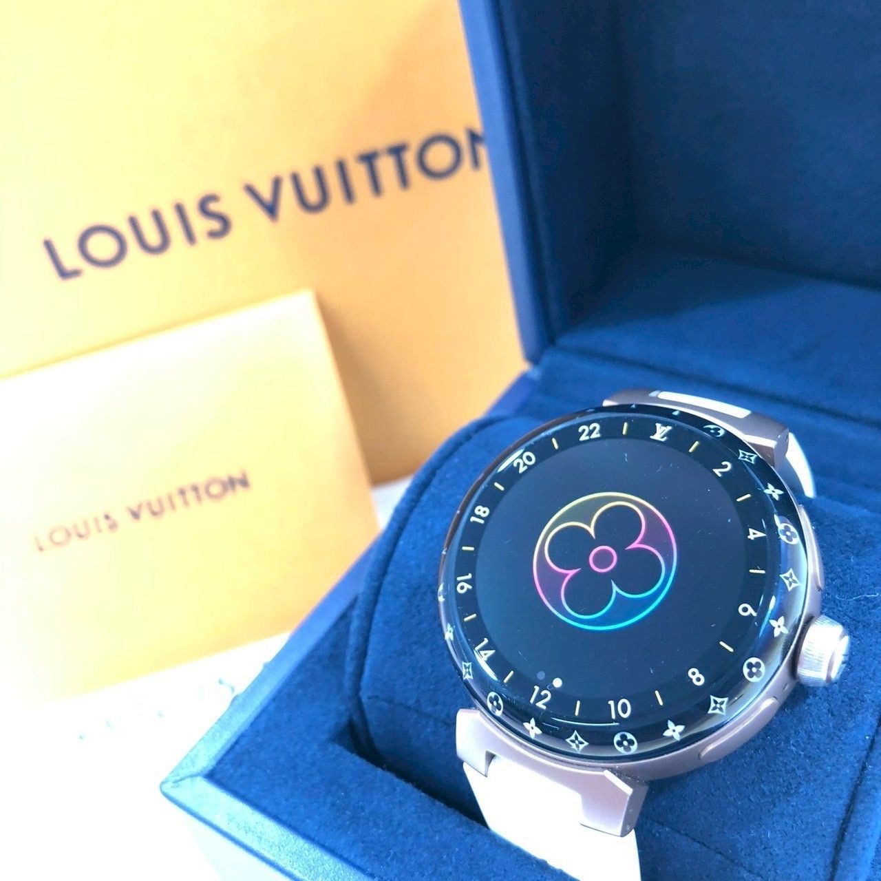 激 品!! Louis Vuitton ルイヴィトン タンブール ホライゾン ライトアップ マットブラウン ホワイト ラバーベルト QAD02Z スマートウォッチ ウェアラブルウォッチ 時計 モノグラム