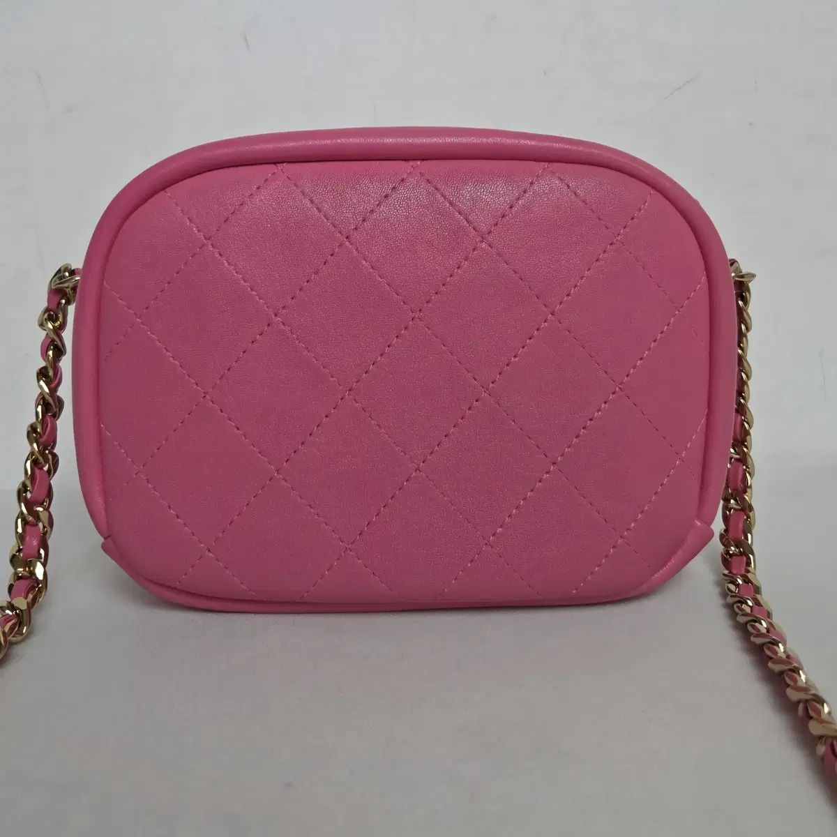 Chanel シャネル カーフレザー カメラバッグ