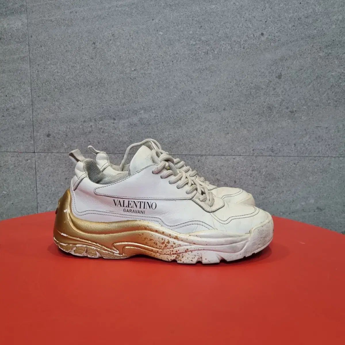 【雷市場（ポンジャン）商品韓国直送】 VALENTINO(ヴァレンティノ) ガラバニ 靴