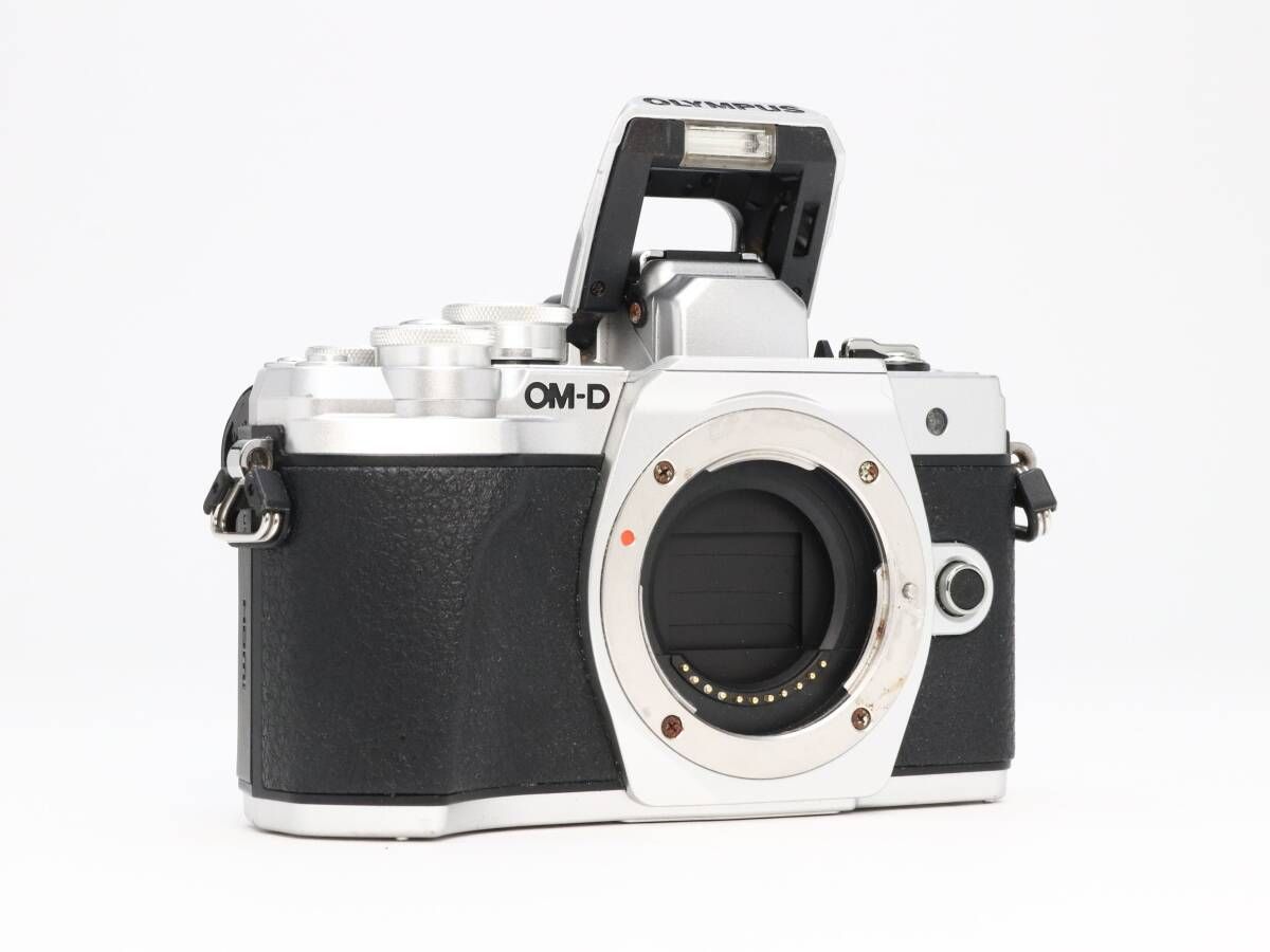 D (ジャンク) Olympus オリンパス OM-D E-M10 Mark III ボディ