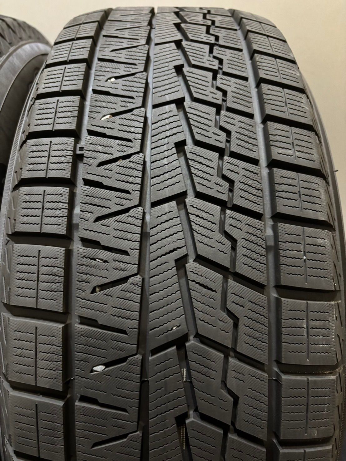 225 60R16 YOKOHAMA ice GUARD iG70 23年製 スタッドレス 4本 ヨコハマ アイスガード アウディ A6 セルシオ 南4-K262