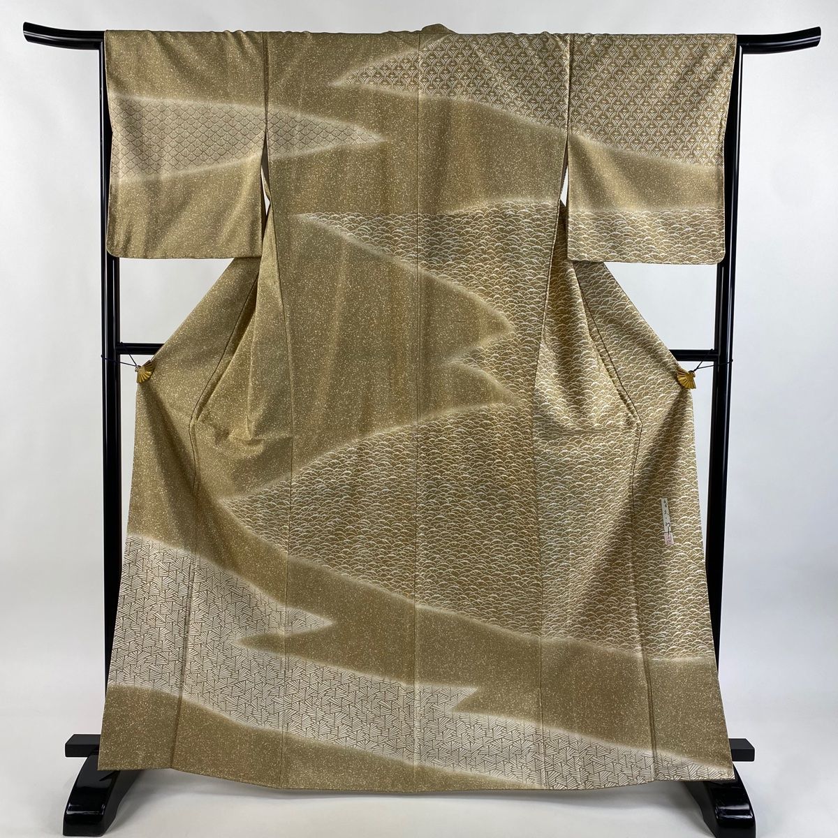 訪問着 身丈166cm 裄丈66cm M 袷 川村久太郎 紬地 落款 証紙 雪芝 幾何学模様 ベージュ 正絹 名品