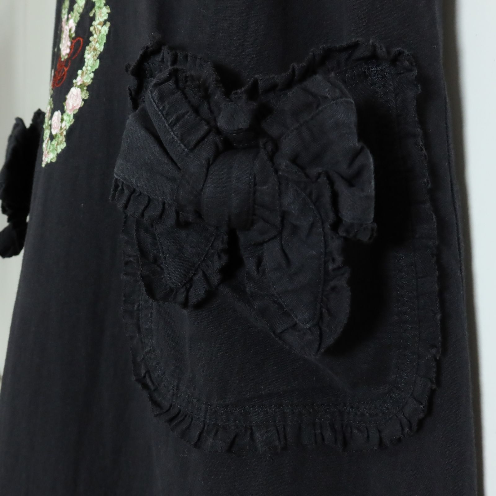 ピンクハウス　エプロン　黒 ピンクハウス☆リボン付き♪ジャンスカ風エプロン 黒系 ロゴと