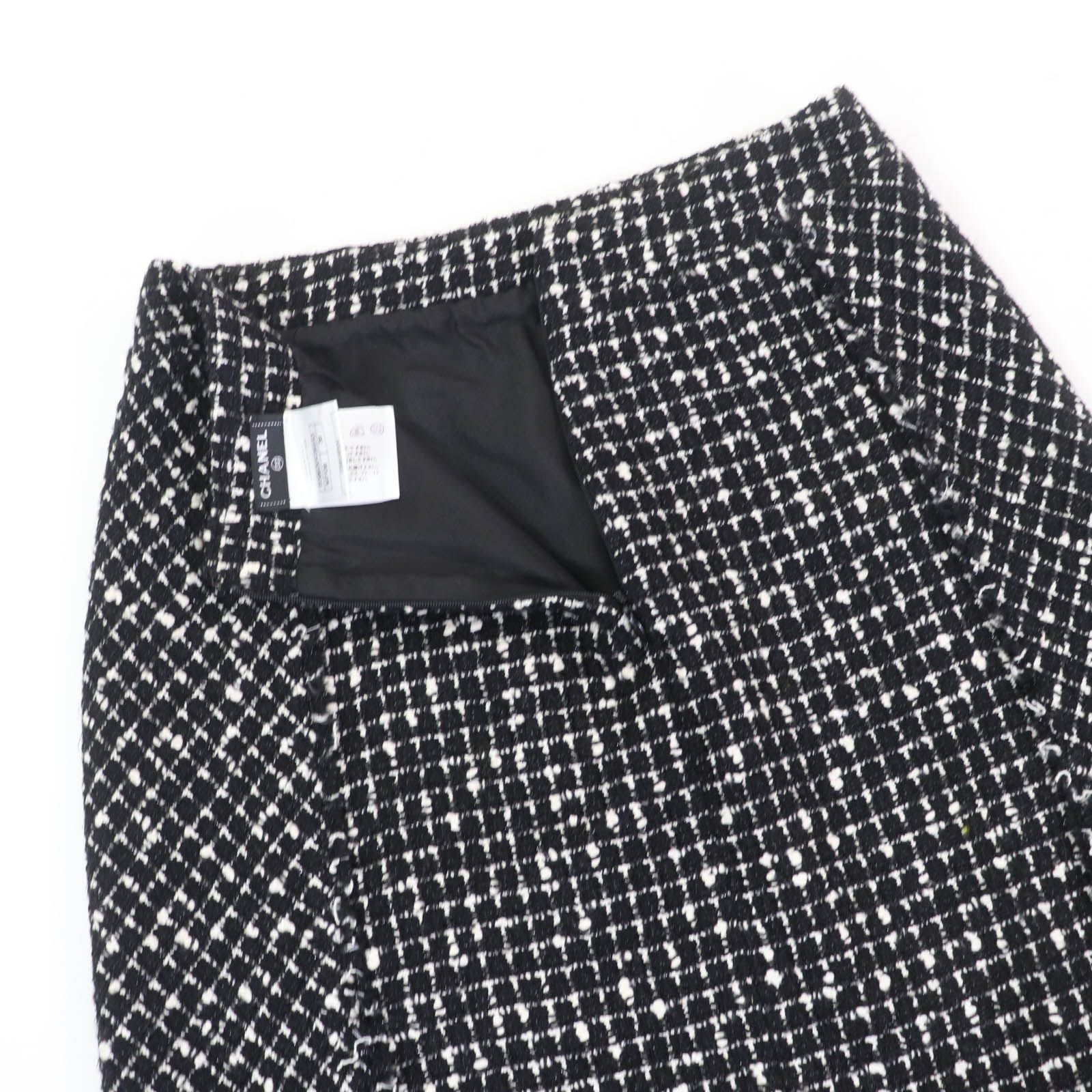 美品　CHANEL シャネル　トリコロール ツイード　スカート　シルク 極美品☆CHANEL シャネル P39620V28543 ウール ココマーク