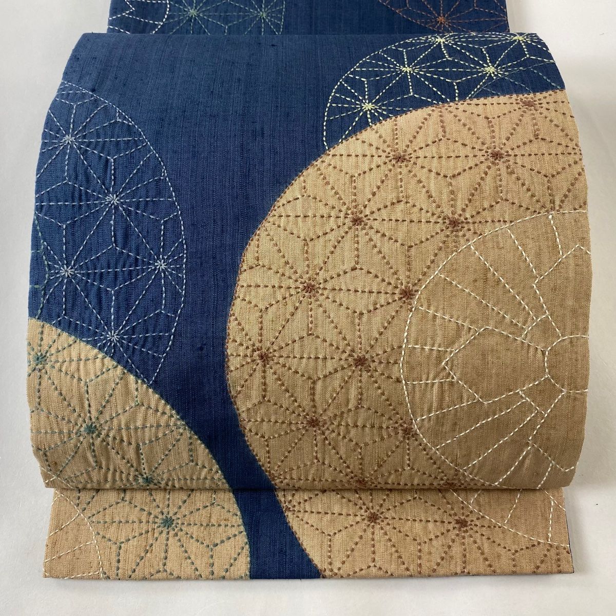 逸品　夏帯　葡萄の葉織出し 大太鼓　すくい織 ？紺青　袋帯 正絹 袋帯 美品 逸品 紬地 麻の葉 刺し子 紺色 お太鼓柄 正絹 【中古