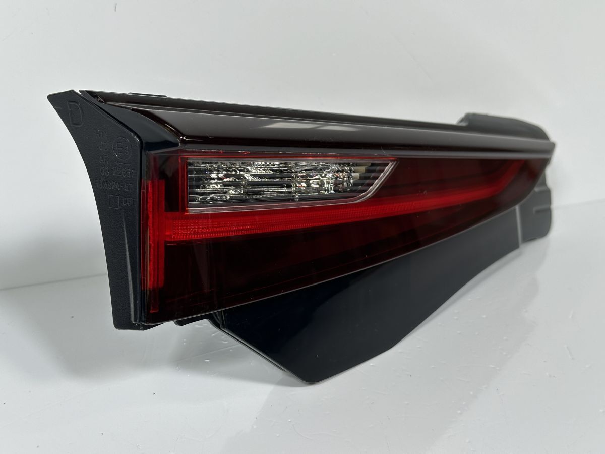 低走行 CX-30 DM8P DMEP 純正 左フィニッシャーランプ テールランプ 内側 LH LED DFR5-51-3G0 DFR5-513G0 RDM924-57 D 管理29438