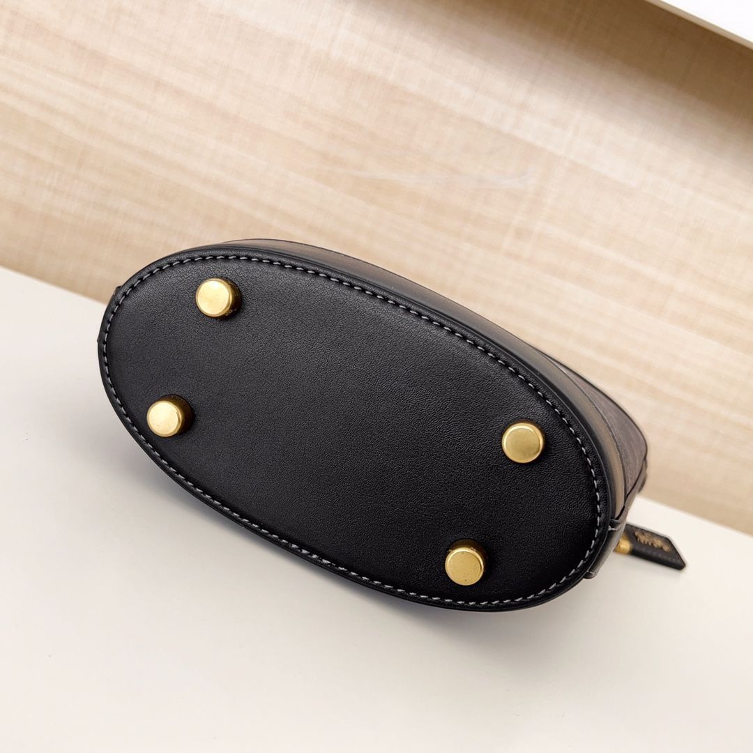 週末限定・在庫処分】新品 COACH CJ828 クロスボディバッグ レディース 