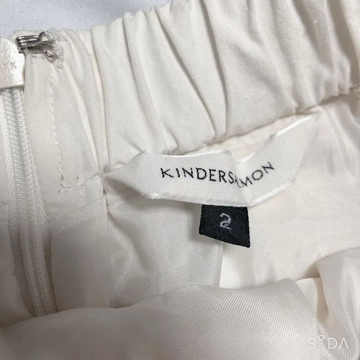 キンダーサルモン スカート