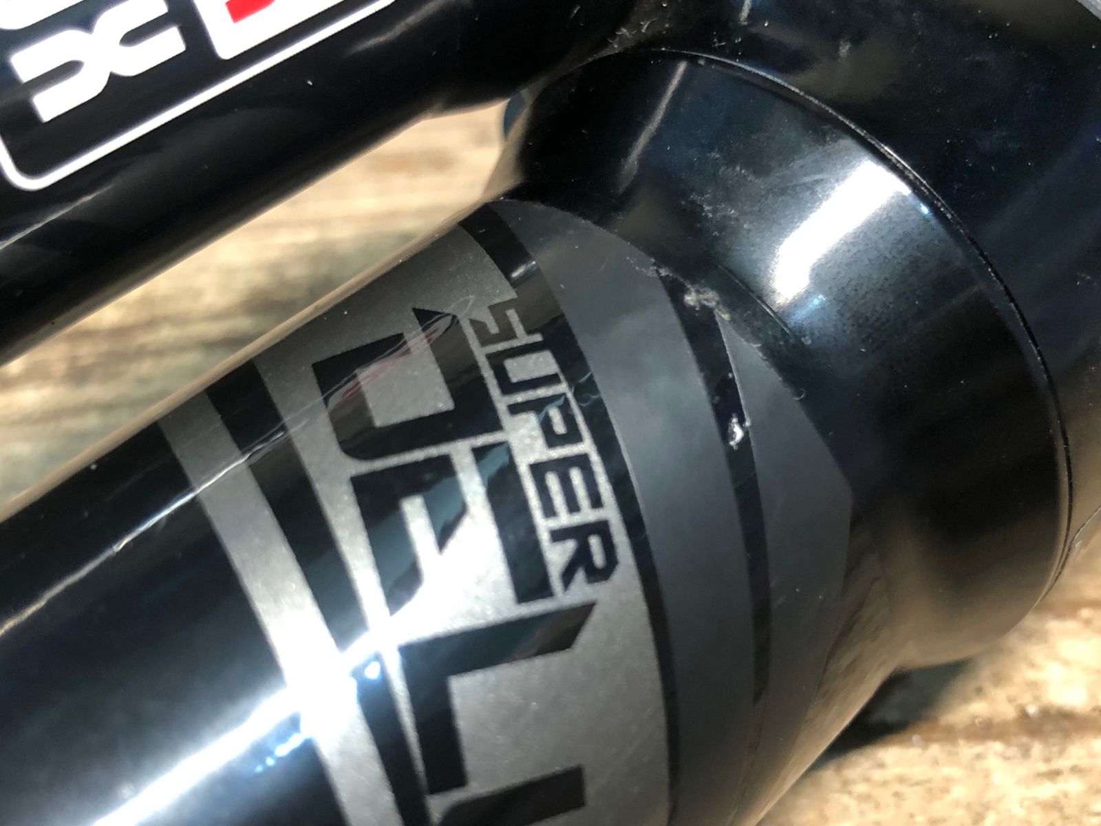 JE657 ロックショックス