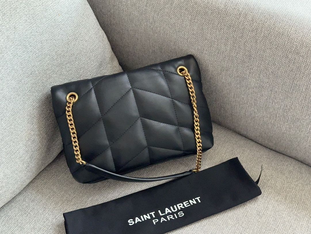 ✨未使用展示品✨　Yves Saint Laurent ビルポーチ　Vステッチ ✨未使用展示品✨Yves Saint Laurent ビルポーチVステッチ
