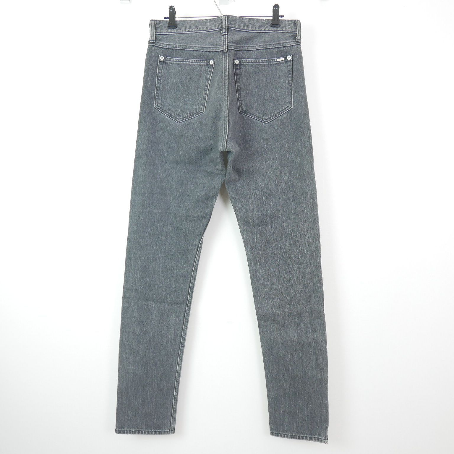 the letters denim pants | www.angeloawards.com