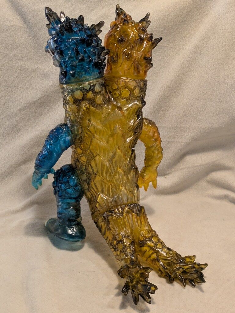 MAXTOY ファッション 双頭怪獣デュアロス(クリア黄&クリア青成型)