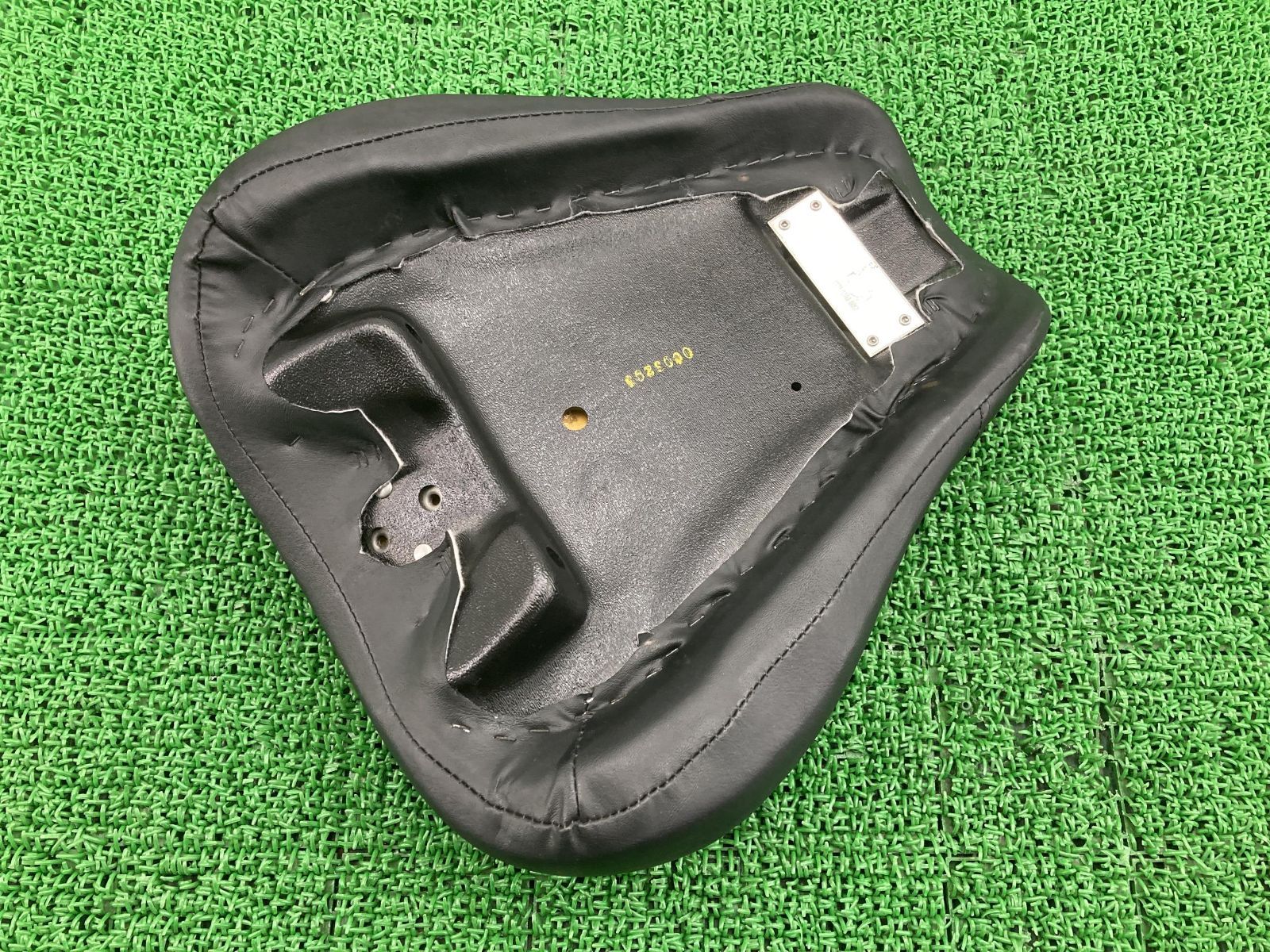 XL883 ソロシート ハーレー 純正 中古 バイク 部品 52129-92C 92～03年