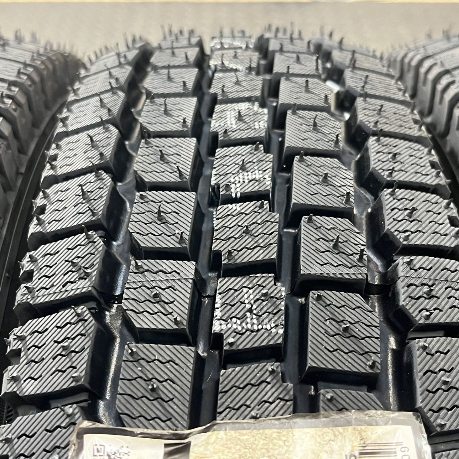 スタッドレスタイヤ