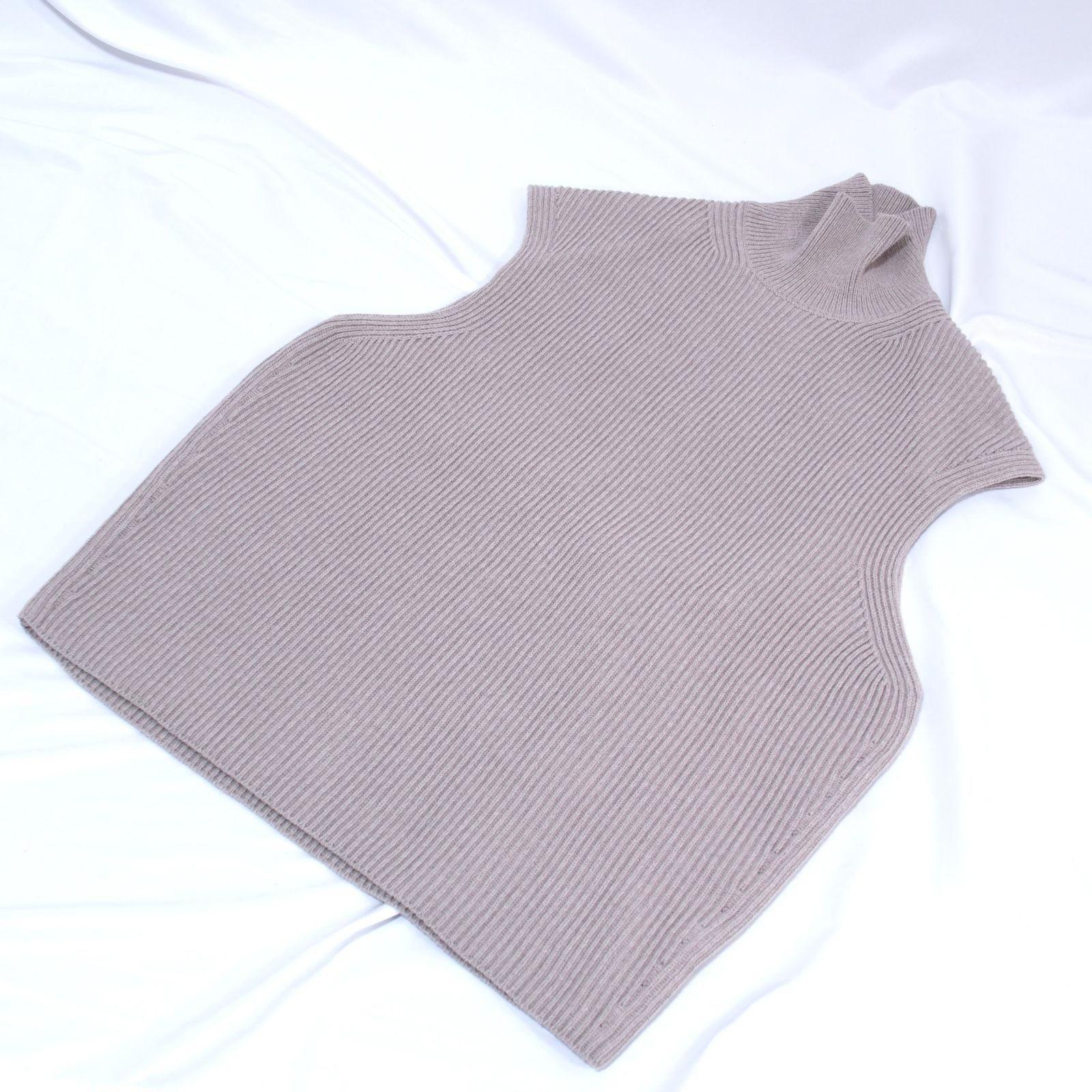 オーラリー AURALEE ハイネック ニット ベスト ノースリ 厚手