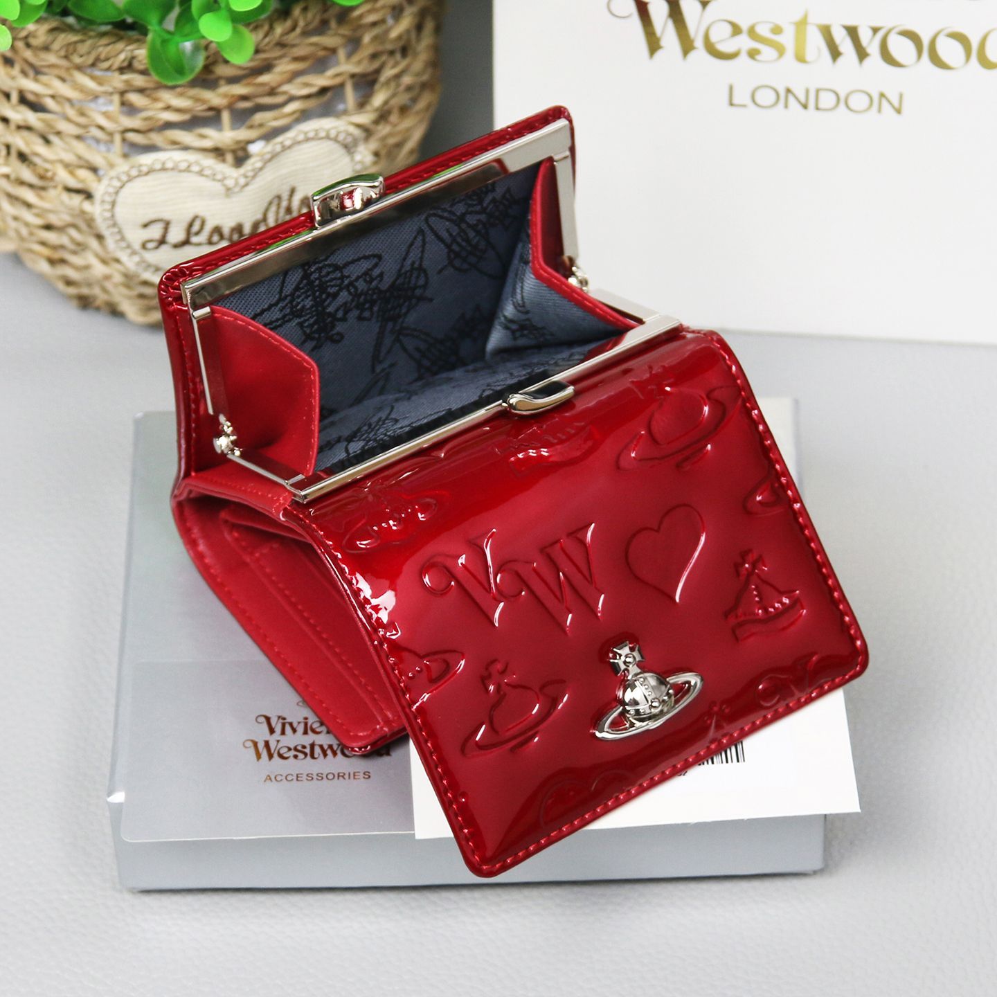 新品 Vivienne Westwood 三つ折り財布 ヴィヴィアンウエスト