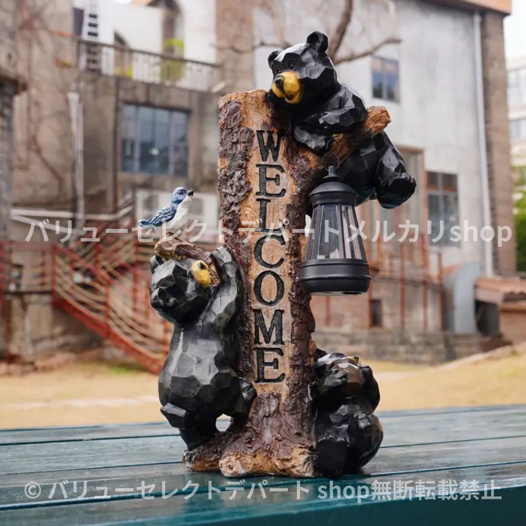 送料無料！ オブジェ 登山 黒熊 ガーデンライト 熊 くま 像 置物 ソーラー led 玄関 動物 ガーデン 北欧 木登り おしゃれ 置物 オーナメント 小屋 庭 屋外 ランタン 花壇 ライト ウェルカムサイン ゲストグリーター パティオ プールサイド ガーデンホーム ホリ製