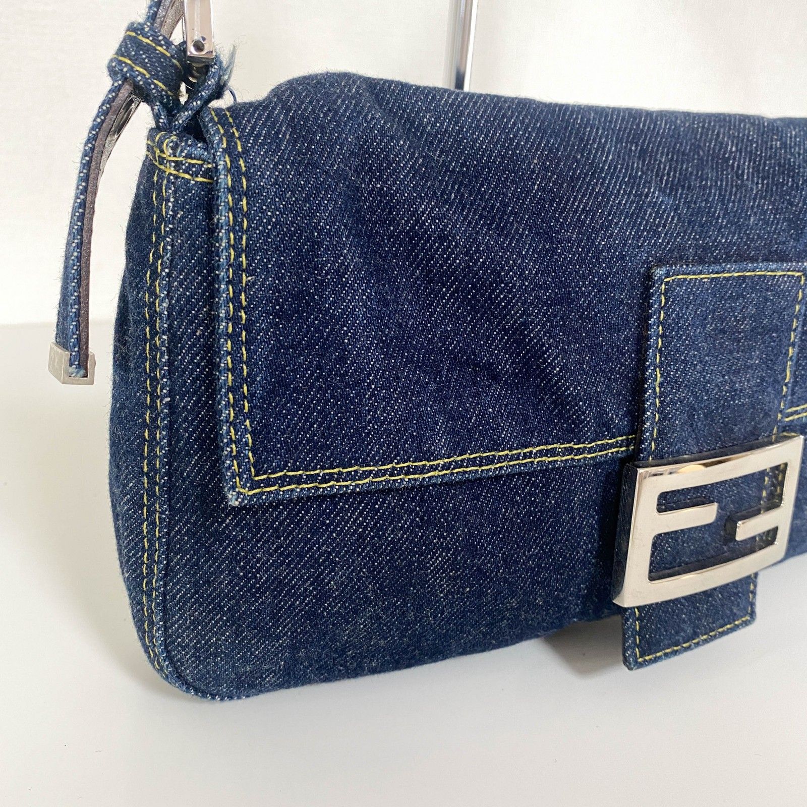 FENDI フェンディ バゲット ブルーデニム ショルダーバッグ マンマバケット - メルカリ