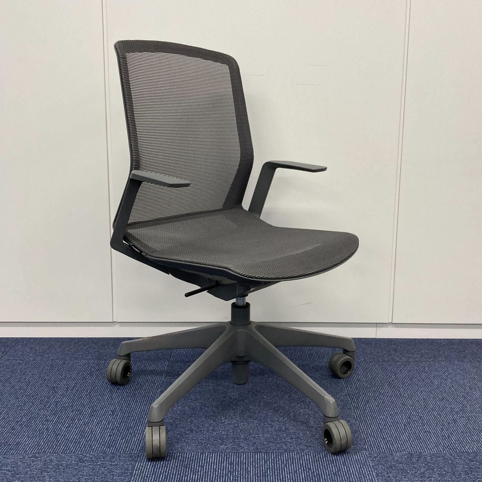 美品 オカムラ(OKAMURA) チェア シナーラ(CYNARA) セージ 水色 美品